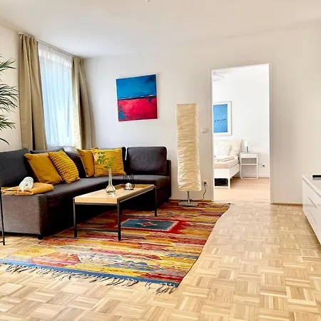 Apartment Grüne Oase Im Zentrum Mit Dachterrasse, Wlan, Lift